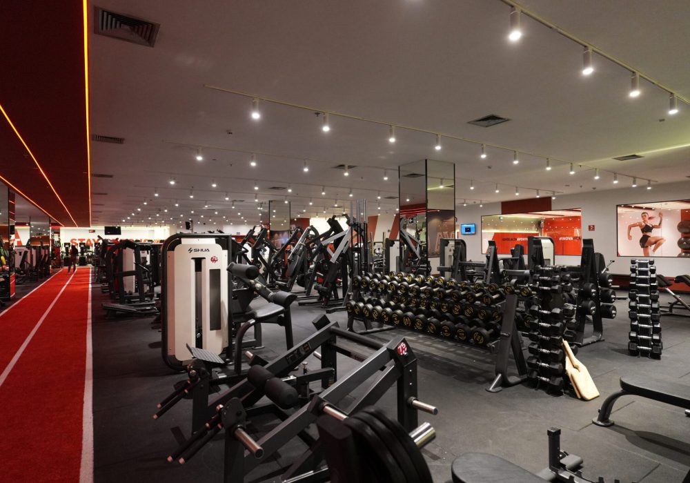 6 Amplo salão de musculação
